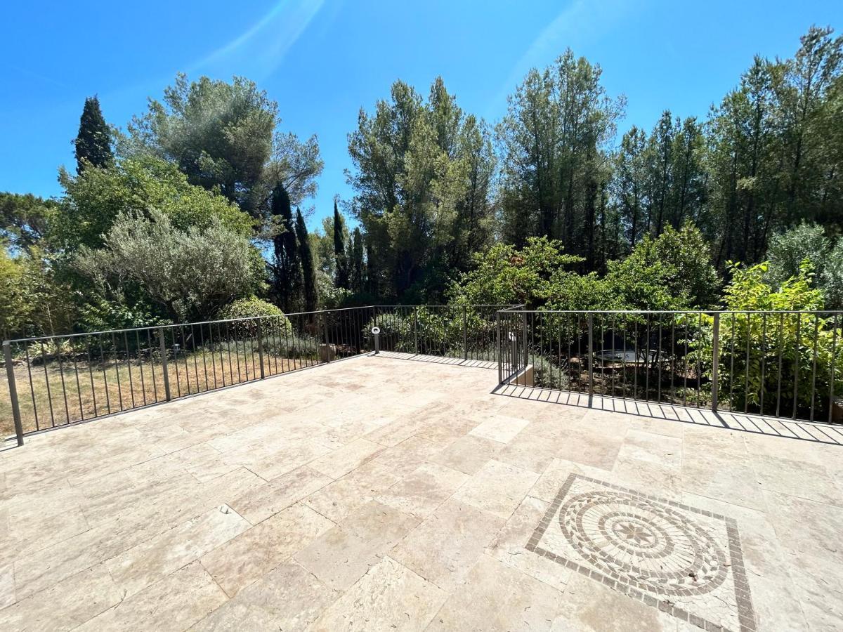 Villa De Charme En Campagne Avec Piscine Privee Et Nature Luxuriante Le Beausset Exterior foto