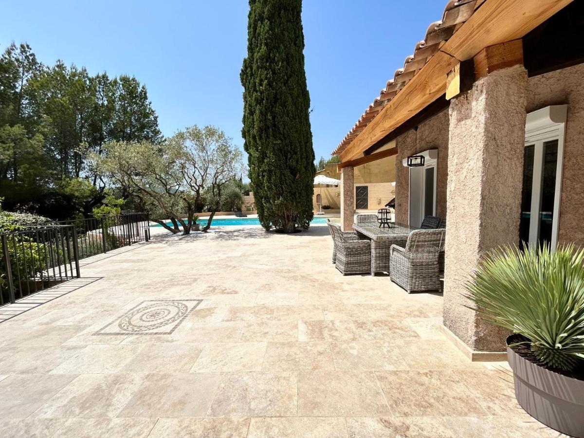 Villa De Charme En Campagne Avec Piscine Privee Et Nature Luxuriante Le Beausset Exterior foto