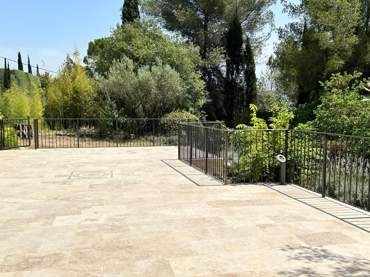 Villa De Charme En Campagne Avec Piscine Privee Et Nature Luxuriante Le Beausset Exterior foto