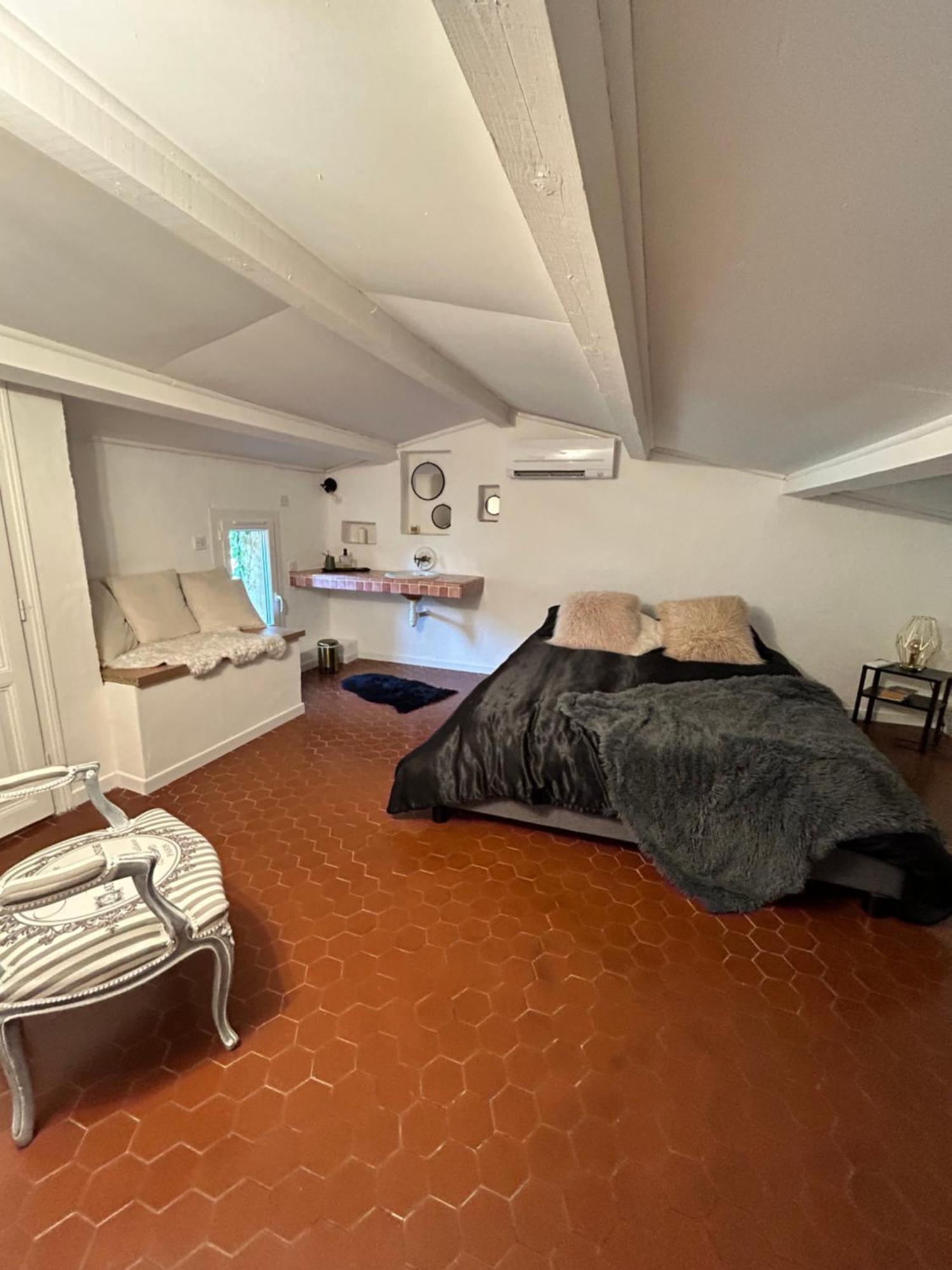 Villa De Charme En Campagne Avec Piscine Privee Et Nature Luxuriante Le Beausset Exterior foto